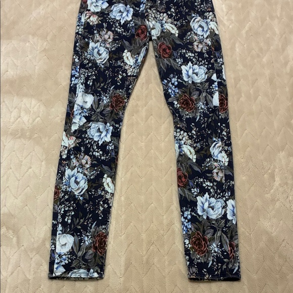 7 For All Mankind Floral Skinny Jeans - Picture 5 of 8